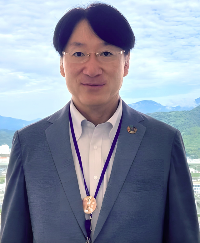 しずおかフィナンシャルグループ 経営管理部 ウェルビーイング室長 真野 明弘