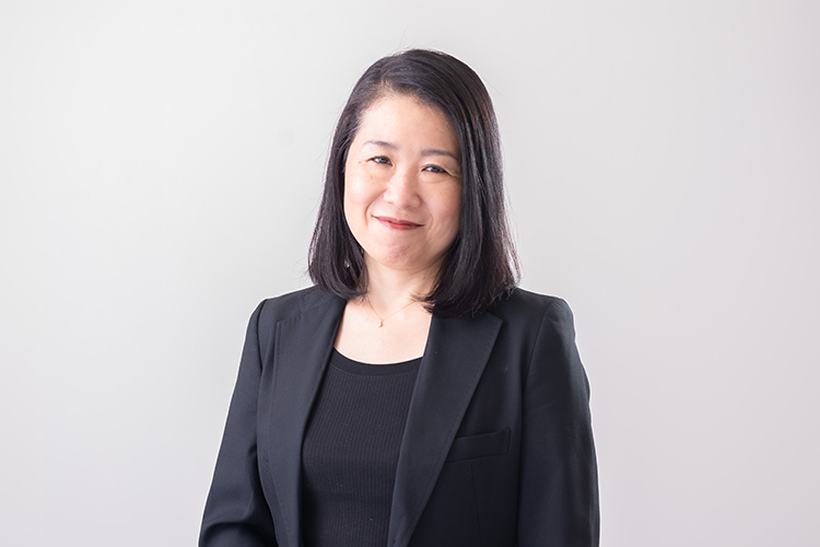 小関 陽子